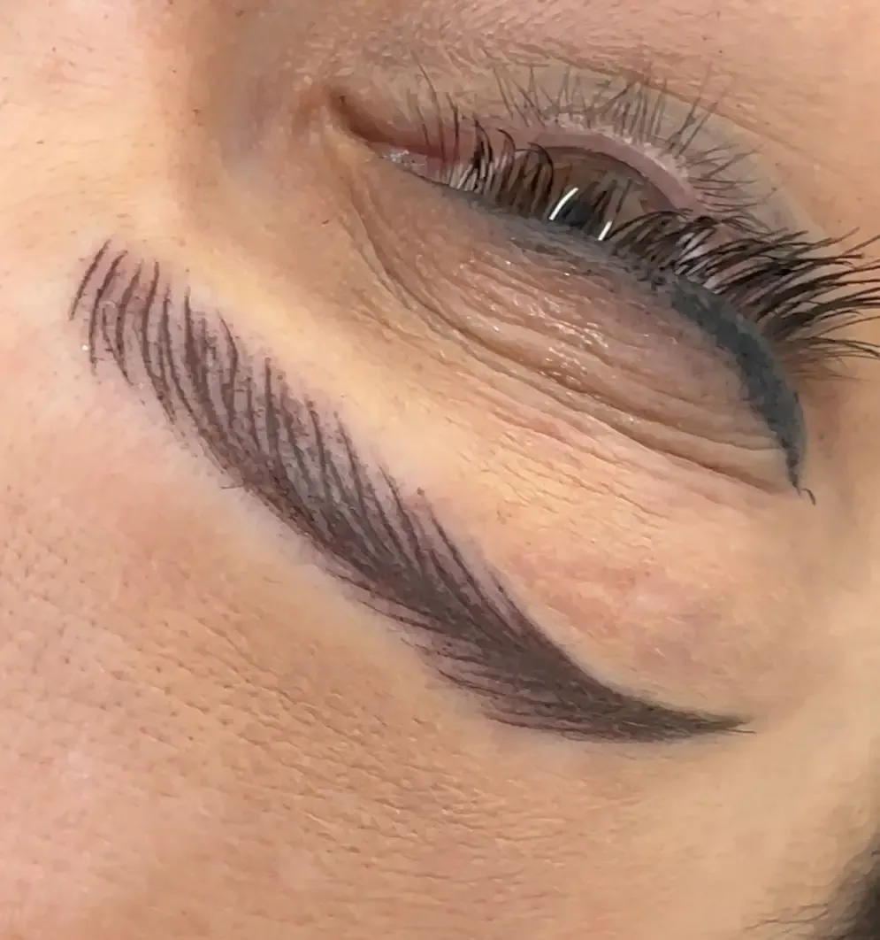 Foto del trattamento Tatuaggio sopracciglia